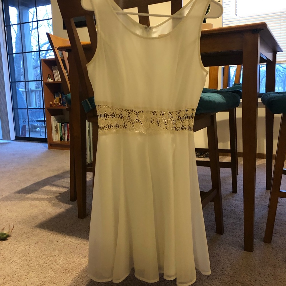 Dress - Picture 2 of 8